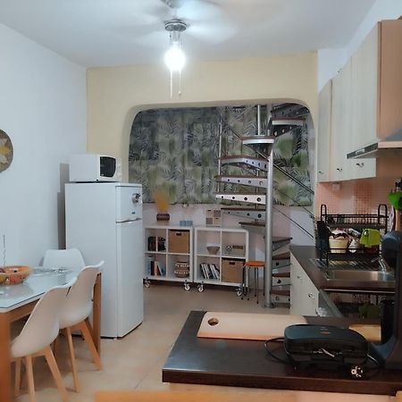 Jo'S Guesthouse, Benitses Benitses  Esterno foto